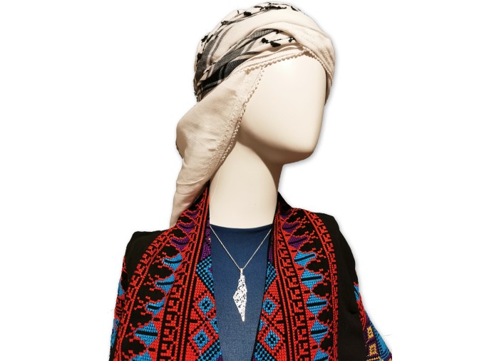 قلادة خريطة فلسطين مع أسم فلسطين بالخط العربي،...